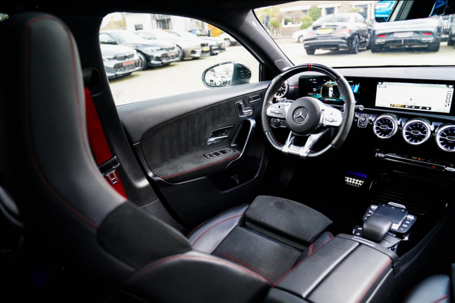 Mercedes-Benz A-Klasse AMG 45 4MATIC+ Premium Plus | Panorama | Sterrenhemel | Sport uitlaat | Burmester | Luxe leder/Alcantara |