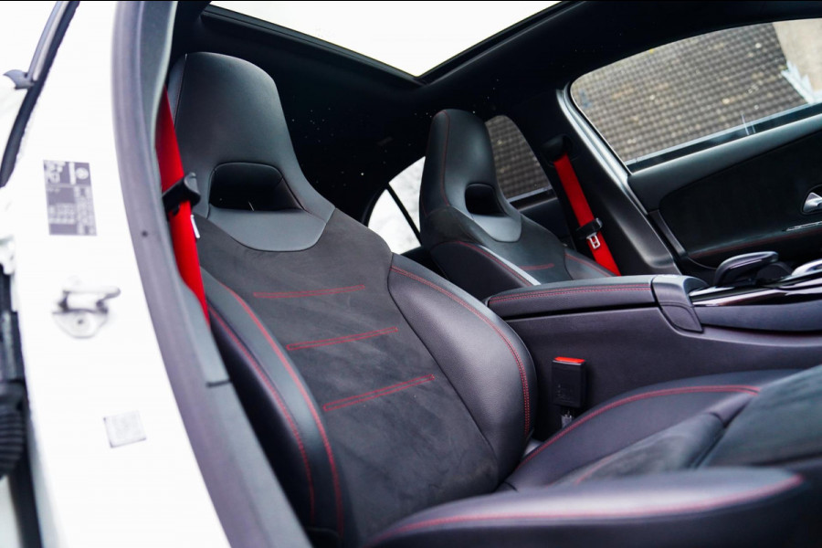 Mercedes-Benz A-Klasse AMG 45 4MATIC+ Premium Plus | Panorama | Sterrenhemel | Sport uitlaat | Burmester | Luxe leder/Alcantara |