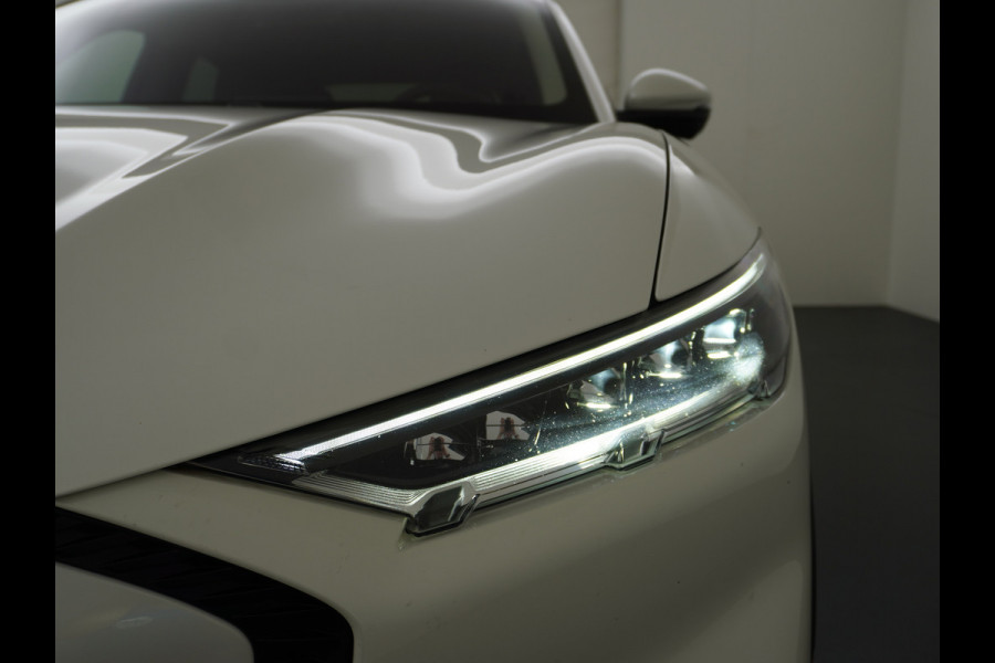 Ford Mustang Mach-E Extended RWD 98kWh SOH 94% 301pk Leer Trekhaak Pano-Dak Adaptive Cruise Lane Centering/change Assist Stop&Go Apple Carpla Elektr.verst.Stoelen+Verwarmd Dual-ECC Fully Active Park Assist Elektr.Achterklep BLISS Driver Alert Warning Keyless Origineel Nederlandse Auto € 63.000- nieuw, Batterijgarantie 8 jaar of 160.000km vanaf nieuw