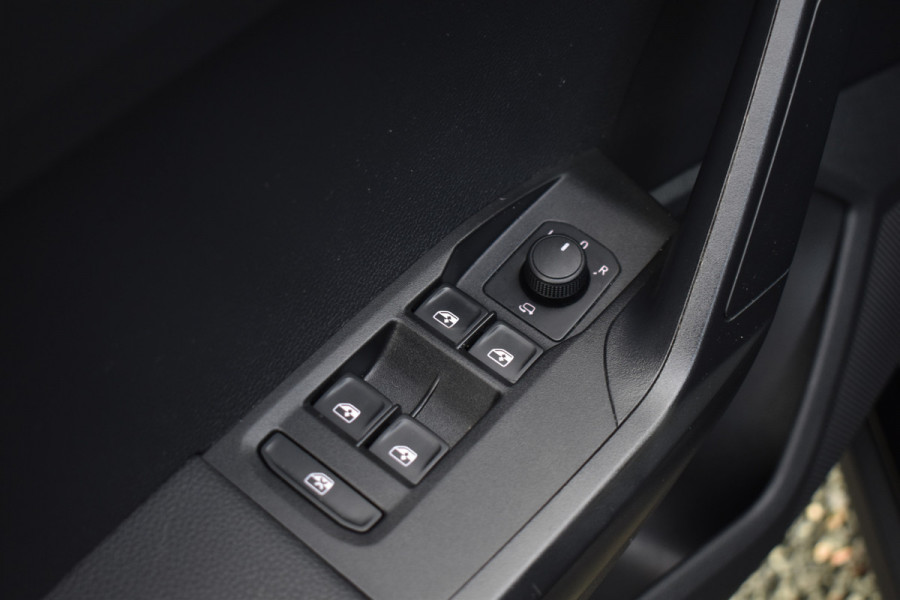 Seat Arona TSI 115PK DSG STYLE BUSINESS VIRTUAL/NAVI/CRUISE