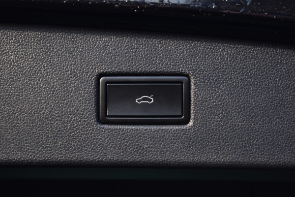 Volkswagen Tiguan TSI 150PK DSG 4MOTION COMFORTLINE BUSINESS NAVI/PDC/TREKHAAK****