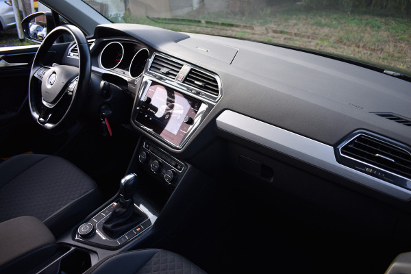 Volkswagen Tiguan TSI 150PK DSG 4MOTION COMFORTLINE BUSINESS NAVI/PDC/TREKHAAK****