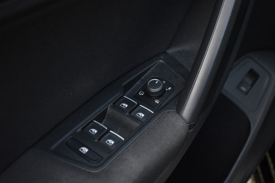 Volkswagen Tiguan TSI 150PK DSG 4MOTION COMFORTLINE BUSINESS NAVI/PDC/TREKHAAK****