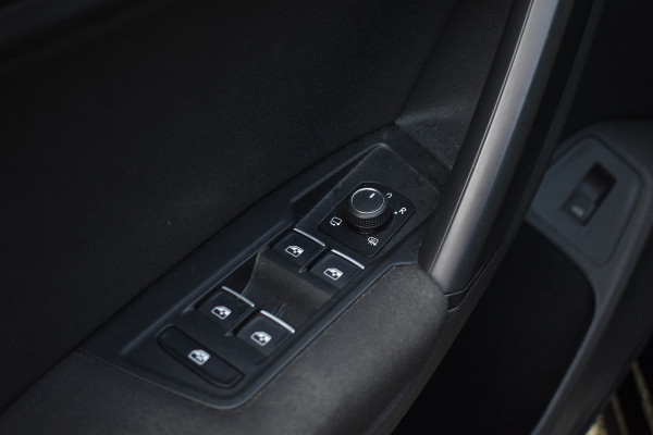 Volkswagen Tiguan TSI 150PK DSG 4MOTION COMFORTLINE BUSINESS NAVI/PDC/TREKHAAK****
