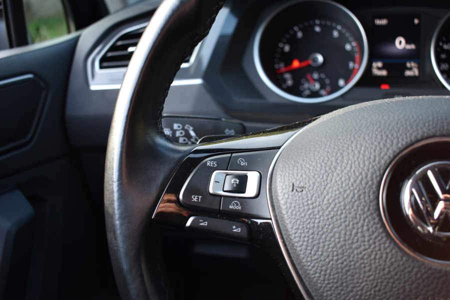 Volkswagen Tiguan TSI 150PK DSG 4MOTION COMFORTLINE BUSINESS NAVI/PDC/TREKHAAK****