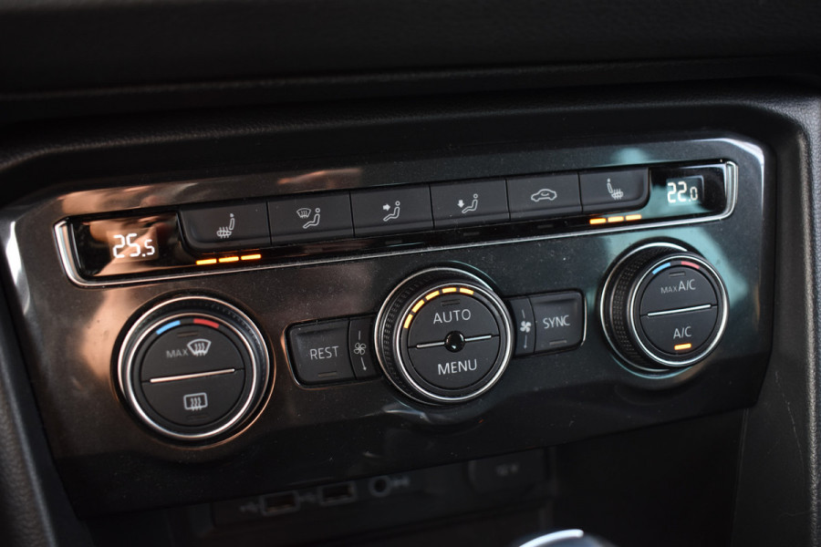 Volkswagen Tiguan TSI 150PK DSG 4MOTION COMFORTLINE BUSINESS NAVI/PDC/TREKHAAK****