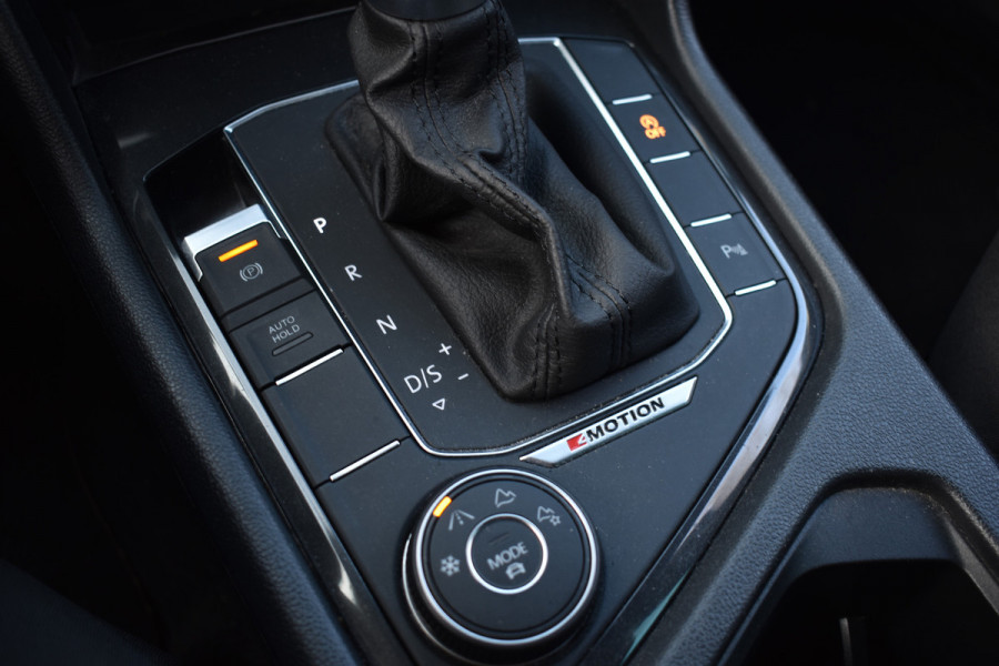 Volkswagen Tiguan TSI 150PK DSG 4MOTION COMFORTLINE BUSINESS NAVI/PDC/TREKHAAK****