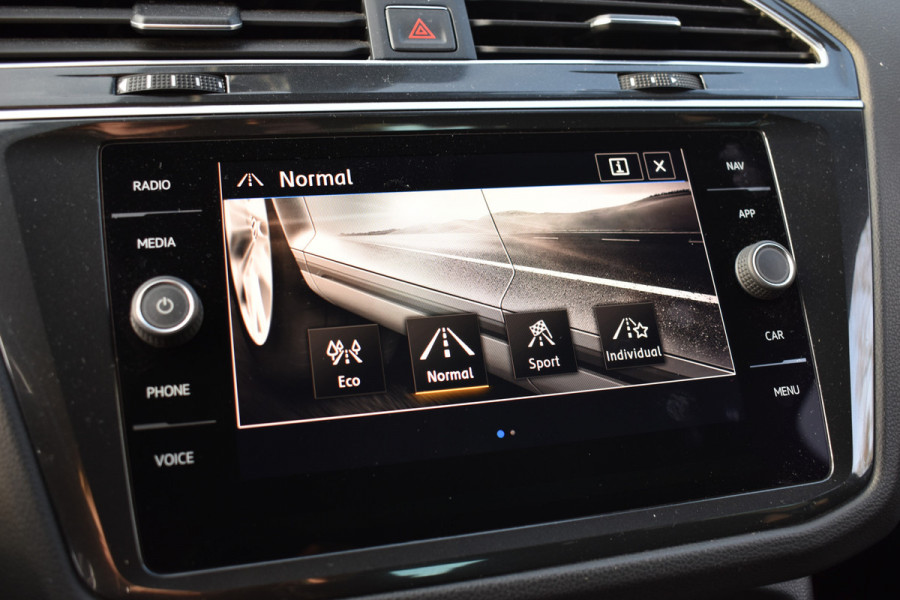 Volkswagen Tiguan TSI 150PK DSG 4MOTION COMFORTLINE BUSINESS NAVI/PDC/TREKHAAK****