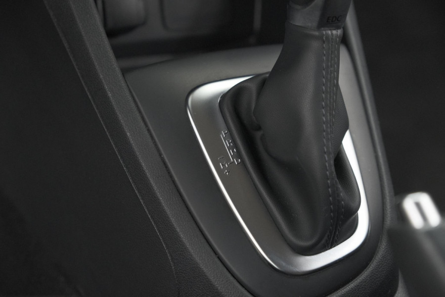 Renault Captur TCe 120 EDC Intens | Camera | Stoelverwarming | Navigatie | Parkeersensoren