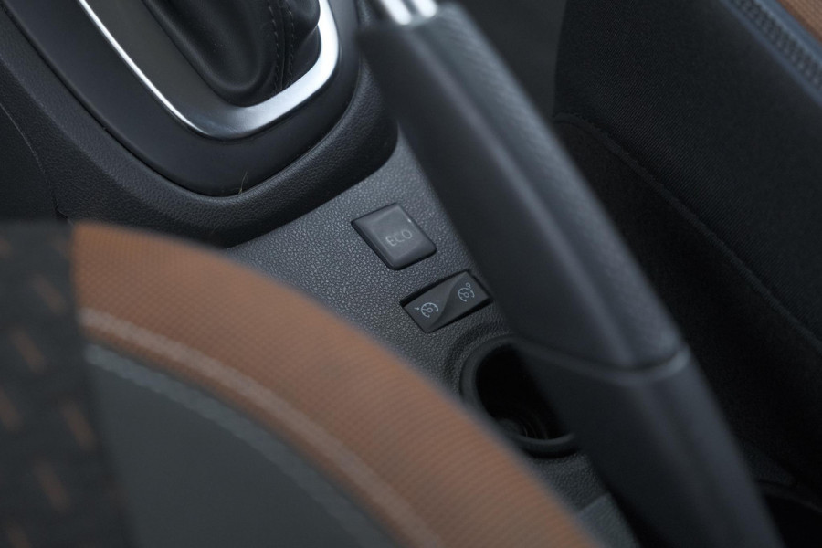 Renault Captur TCe 120 EDC Intens | Camera | Stoelverwarming | Navigatie | Parkeersensoren