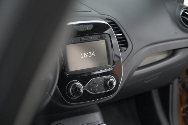 Renault Captur TCe 120 EDC Intens | Camera | Stoelverwarming | Navigatie | Parkeersensoren