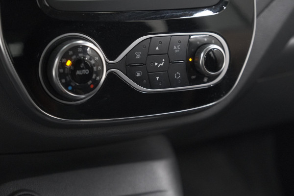 Renault Captur TCe 120 EDC Intens | Camera | Stoelverwarming | Navigatie | Parkeersensoren