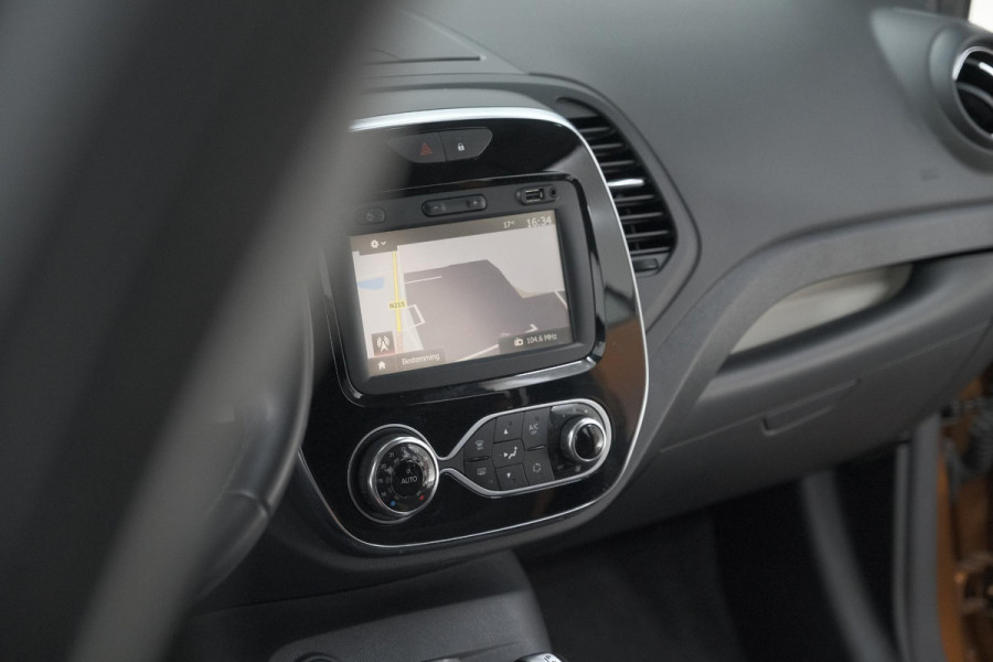Renault Captur TCe 120 EDC Intens | Camera | Stoelverwarming | Navigatie | Parkeersensoren