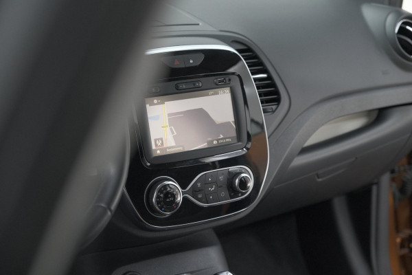 Renault Captur TCe 120 EDC Intens | Camera | Stoelverwarming | Navigatie | Parkeersensoren