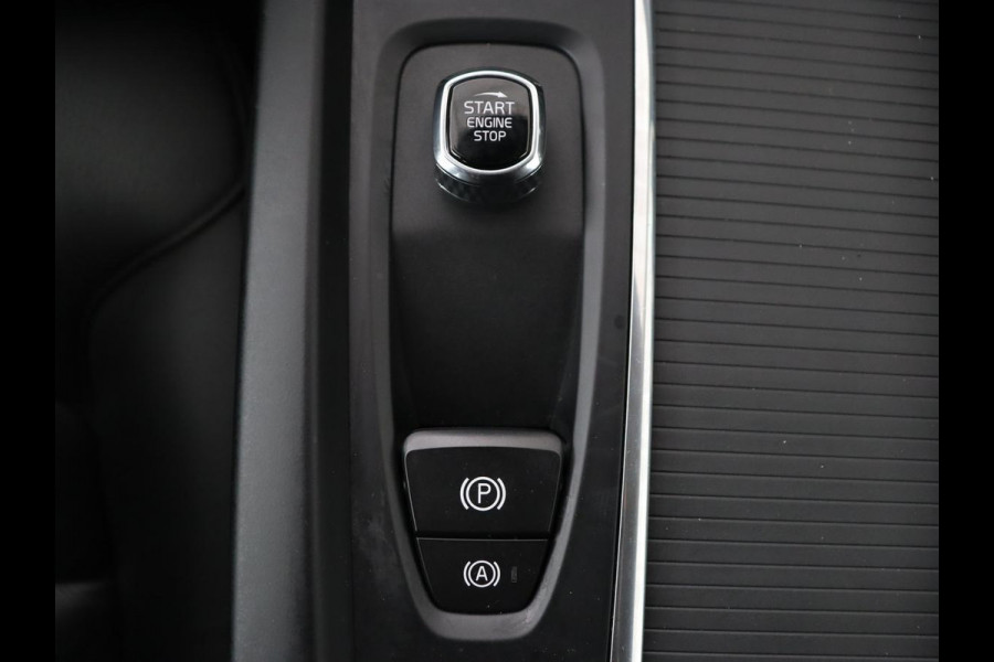 Volvo V60 2.0 T5 Momentum | 1e eigenaar | Leder | Trekhaak | Adaptive cruise | Stoelverwarming | Carplay | Navigatie | 18'' | Climate control | Parkeerhulp