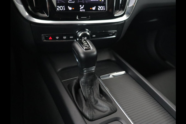 Volvo V60 2.0 T5 Momentum | 1e eigenaar | Leder | Trekhaak | Adaptive cruise | Stoelverwarming | Carplay | Navigatie | 18'' | Climate control | Parkeerhulp