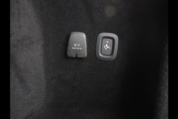 Volvo V60 2.0 T5 Momentum | 1e eigenaar | Leder | Trekhaak | Adaptive cruise | Stoelverwarming | Carplay | Navigatie | 18'' | Climate control | Parkeerhulp