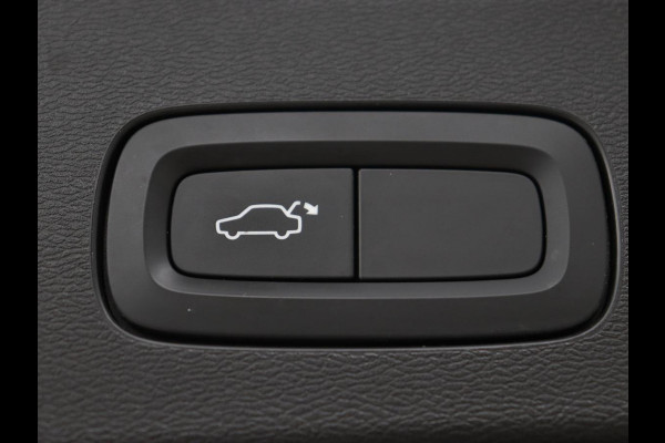 Volvo V60 2.0 T5 Momentum | 1e eigenaar | Leder | Trekhaak | Adaptive cruise | Stoelverwarming | Carplay | Navigatie | 18'' | Climate control | Parkeerhulp