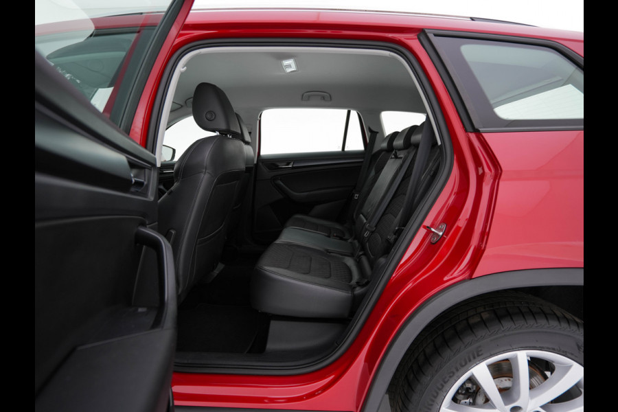 Škoda Kodiaq 1.5 TSI Business Edition (INCL-BTW) *ADAPTIVE-CRUISE | LEATHER-FABRIC | FULL-LED | CANTON-SOUND | HEATED-SPORTSEATS | KEYLESS | NAVI-FULLMAP | CAMERA | DAB+ | ECC | PDC | TOWBAR | 18''ALU*