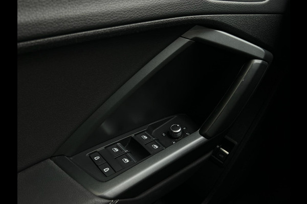 Audi Q3 45 TFSI e S edition CARPLAY | CAMERA | VIRTUAL DASH | ADAPTIEVE CRUISE |
