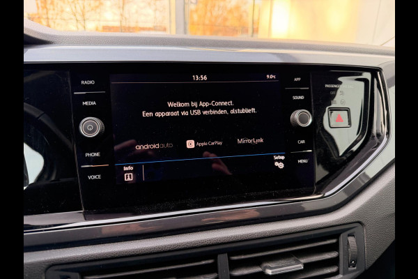 Volkswagen Polo 1.0 IQ Drive ACC Carplay Parkpilot Stoelverw PDC Dealer-Onderh