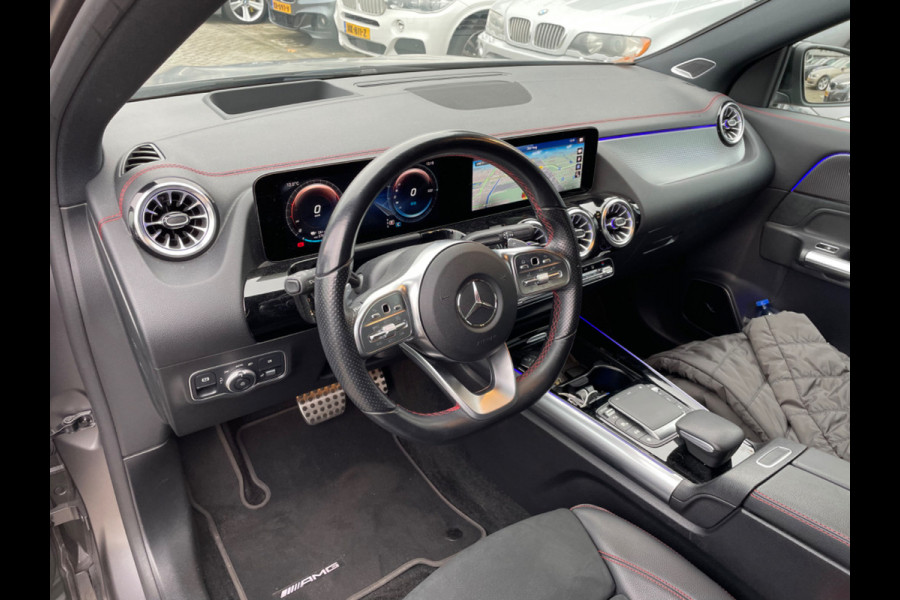 Mercedes-Benz EQA 250 Business Solution AMG 67 kWh / Panoramadak / Camera / Head-up / Memory Seats / Burmester / 20'' / Sfeerverlichting / CarPlay / Stoelverwarming / Dodehoek / Cruise Control
