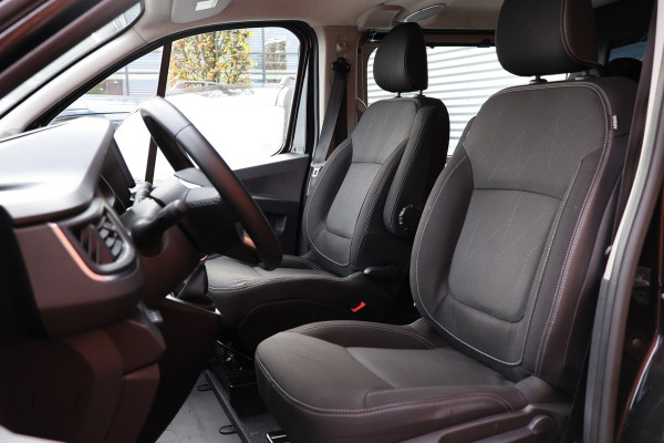 Renault Trafic 2.0 dCi 170 PK L2H1 DC | CarPlay | Camera | Navigatie | LED Koplampen | Climate control | Trekhaak | Cruise control | 5-Zitter | Nieuwe APK | NAP Logisch