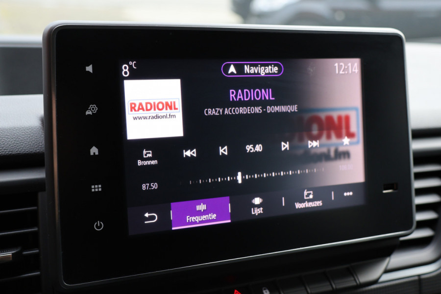 Renault Trafic 2.0 dCi 170 PK L2H1 DC | CarPlay | Camera | Navigatie | LED Koplampen | Climate control | Trekhaak | Cruise control | 5-Zitter | Nieuwe APK | NAP Logisch