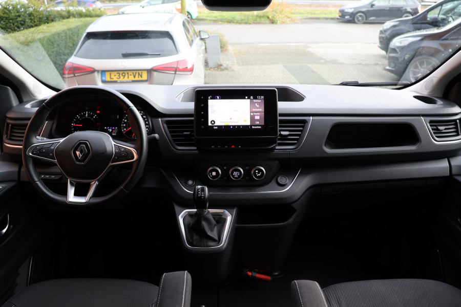 Renault Trafic 2.0 dCi 170 PK L2H1 DC | CarPlay | Camera | Navigatie | LED Koplampen | Climate control | Trekhaak | Cruise control | 5-Zitter | Nieuwe APK | NAP Logisch
