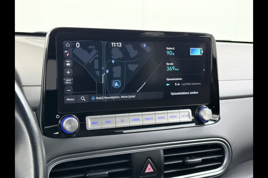 Hyundai Kona EV 64kWh SOH 100% Warmtepomp Head Up Display Adap.Cruise Navi Ecc Camera Apple Carplay Android Auto Pdc Fashion Lane Assist Dodehoekwaarschuwing Keyless Privacy Glas DAB FCA 1e Eigenaar Origineel Nederlandse Auto