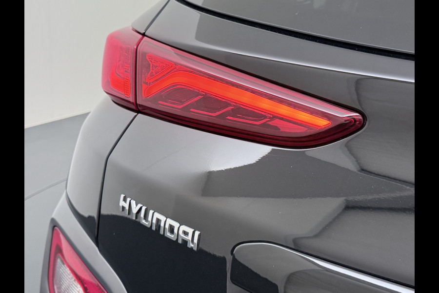 Hyundai Kona EV 64kWh SOH 100% Warmtepomp Head Up Display Adap.Cruise Navi Ecc Camera Apple Carplay Android Auto Pdc Fashion Lane Assist Dodehoekwaarschuwing Keyless Privacy Glas DAB FCA 1e Eigenaar Origineel Nederlandse Auto