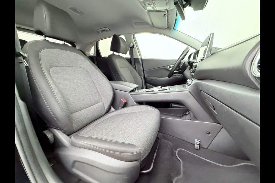 Hyundai Kona EV 64kWh SOH 100% Warmtepomp Head Up Display Adap.Cruise Navi Ecc Camera Apple Carplay Android Auto Pdc Fashion Lane Assist Dodehoekwaarschuwing Keyless Privacy Glas DAB FCA 1e Eigenaar Origineel Nederlandse Auto