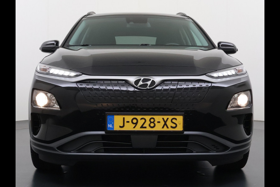 Hyundai Kona EV 64kWh SOH 100% Warmtepomp Head Up Display Adap.Cruise Navi Ecc Camera Apple Carplay Android Auto Pdc Fashion Lane Assist Dodehoekwaarschuwing Keyless Privacy Glas DAB FCA 1e Eigenaar Origineel Nederlandse Auto