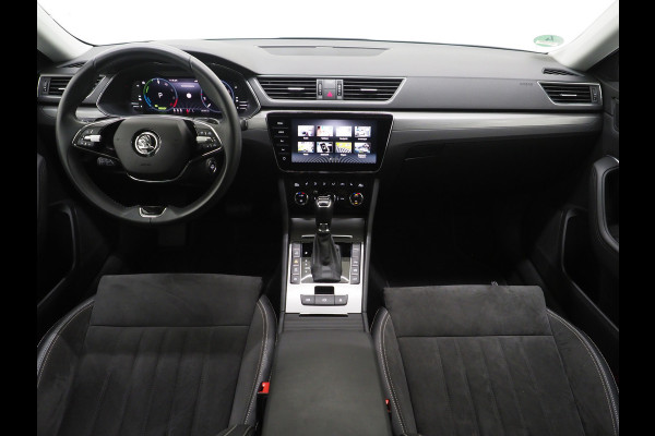 Škoda Superb Combi 1.4 TSI iV 218PK Style | Leder/Alcantara | Trekhaak | Adaptive Cruise | 360 | Virtual | Memory | DAB | Carplay