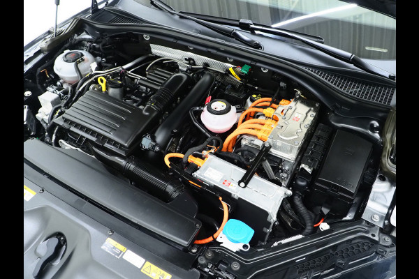 Škoda Superb Combi 1.4 TSI iV 218PK Style | Leder/Alcantara | Trekhaak | Adaptive Cruise | 360 | Virtual | Memory | DAB | Carplay