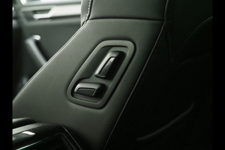 Škoda Superb Combi 1.4 TSI iV 218PK Style | Leder/Alcantara | Trekhaak | Adaptive Cruise | 360 | Virtual | Memory | DAB | Carplay