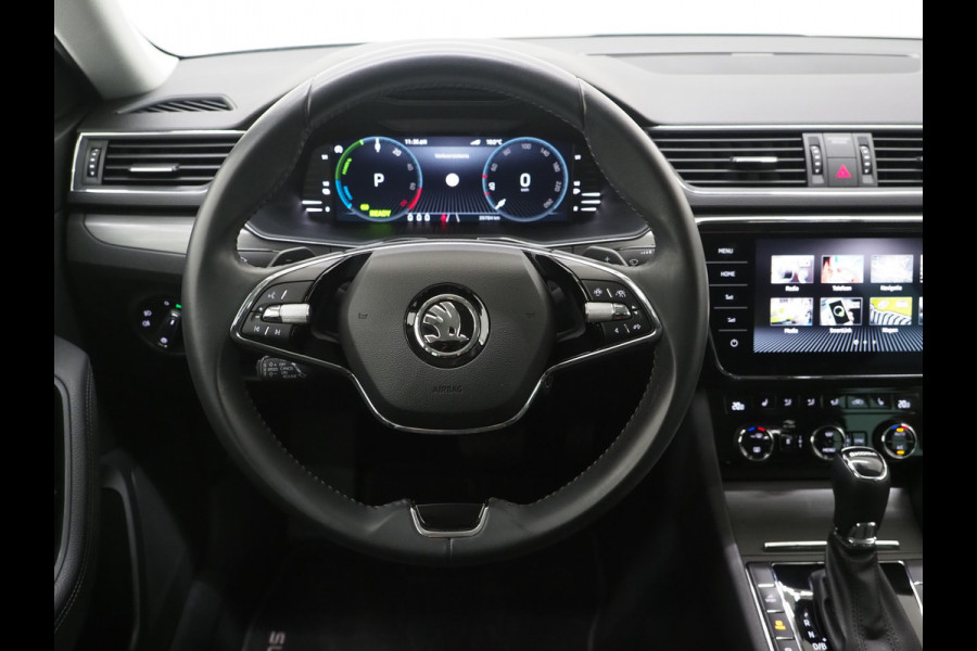 Škoda Superb Combi 1.4 TSI iV 218PK Style | Leder/Alcantara | Trekhaak | Adaptive Cruise | 360 | Virtual | Memory | DAB | Carplay