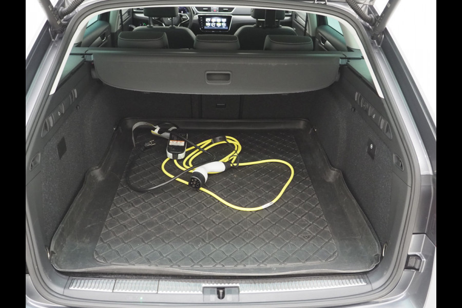 Škoda Superb Combi 1.4 TSI iV 218PK Style | Leder/Alcantara | Trekhaak | Adaptive Cruise | 360 | Virtual | Memory | DAB | Carplay