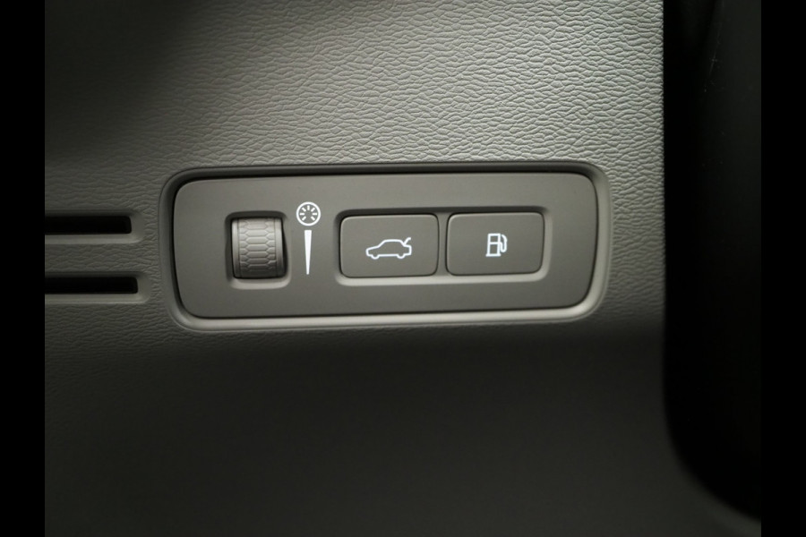 Volvo XC40 1.5 T5 Recharge Inscription | Leder | Camera | Trekhaak | Keyless | Virtual | LED | Carplay