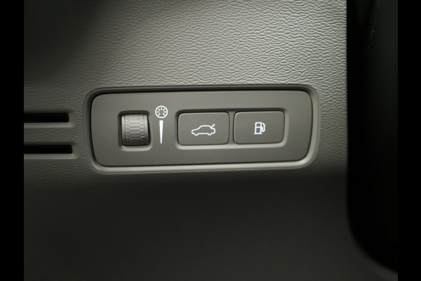 Volvo XC40 1.5 T5 Recharge Inscription | Leder | Camera | Trekhaak | Keyless | Virtual | LED | Carplay