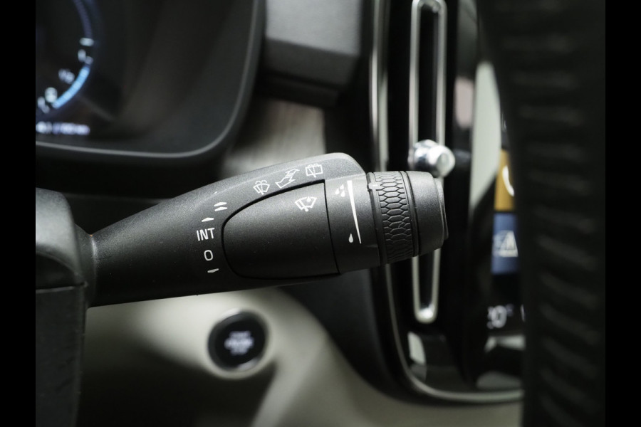 Volvo XC40 1.5 T5 Recharge Inscription | Leder | Camera | Trekhaak | Keyless | Virtual | LED | Carplay
