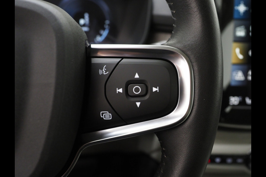Volvo XC40 1.5 T5 Recharge Inscription | Leder | Camera | Trekhaak | Keyless | Virtual | LED | Carplay