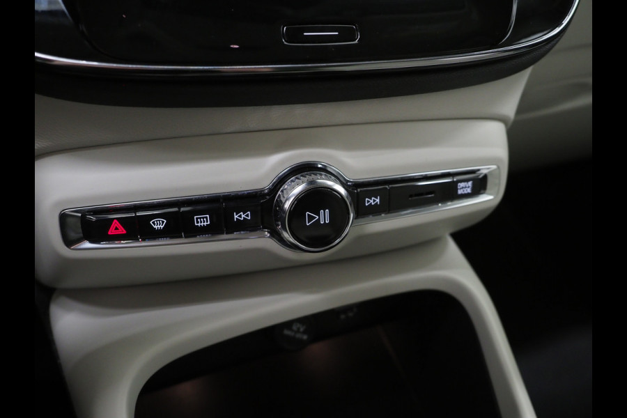 Volvo XC40 1.5 T5 Recharge Inscription | Leder | Camera | Trekhaak | Keyless | Virtual | LED | Carplay
