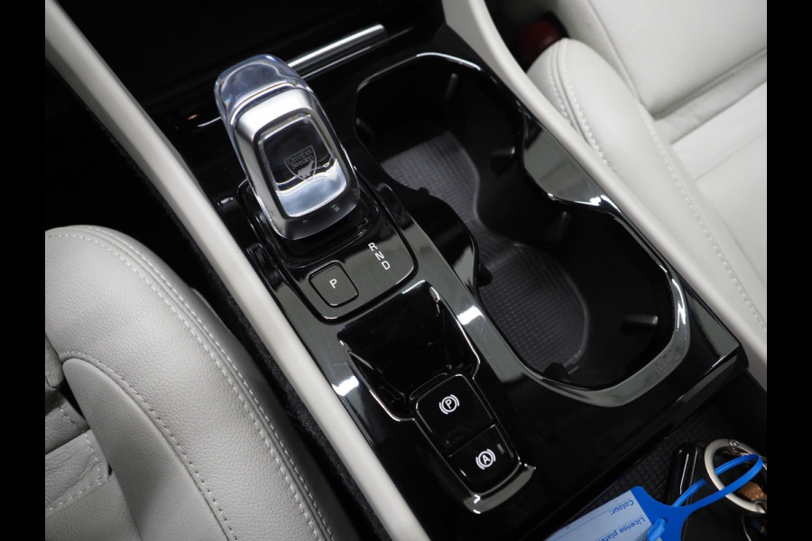 Volvo XC40 1.5 T5 Recharge Inscription | Leder | Camera | Trekhaak | Keyless | Virtual | LED | Carplay