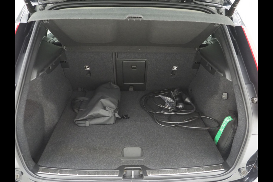 Volvo XC40 1.5 T5 Recharge Inscription | Leder | Camera | Trekhaak | Keyless | Virtual | LED | Carplay