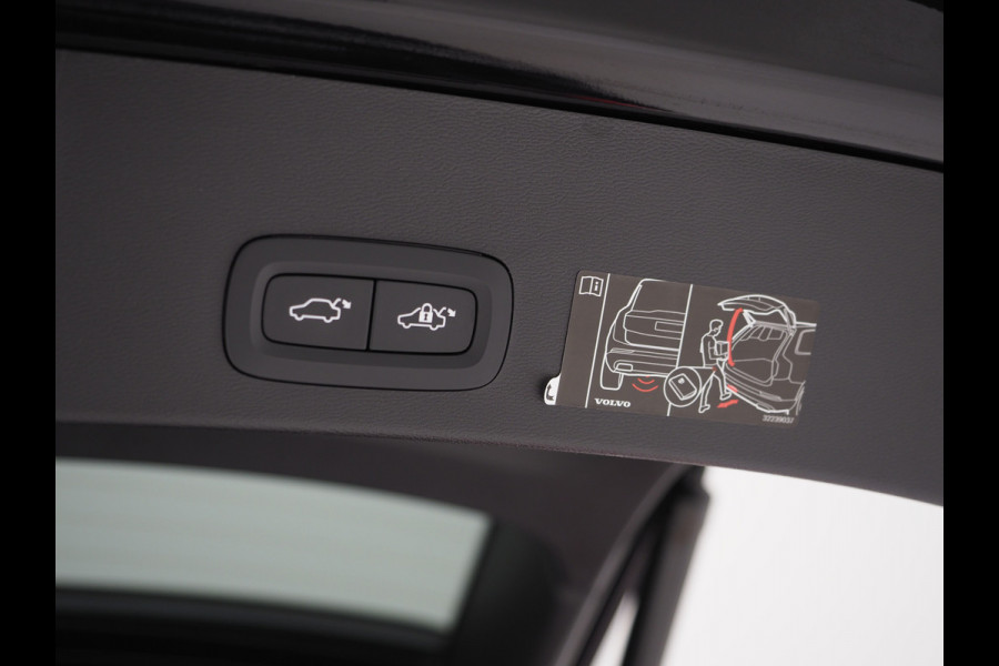 Volvo XC40 1.5 T5 Recharge Inscription | Leder | Camera | Trekhaak | Keyless | Virtual | LED | Carplay