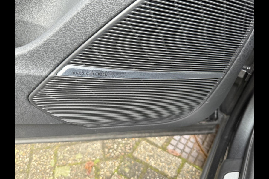 Audi Q7 60 TFSI e quattro Pro Line S Competition Luchtvering PANO