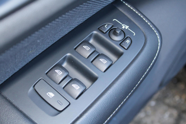 Volvo S60 2.0 B5 R-Design/pano/leer