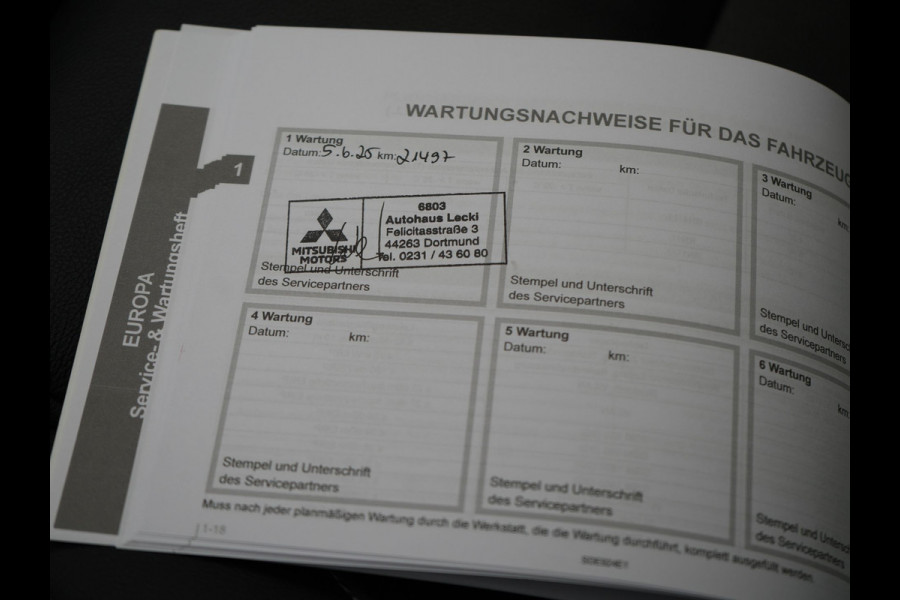 Mitsubishi Eclipse Cross 2.4 Instyle Plug In Hybrid 188pk Dealer O.H. PHEV | Trekhaak Afn. | Panodak | Head Up | Adaptive Cruise | 360 Camera | Lederen Sportstoelen & Stuur Verwarmd | Apple Carplay | Navigatie Via TomTom | Keyless | Blis | DAB |