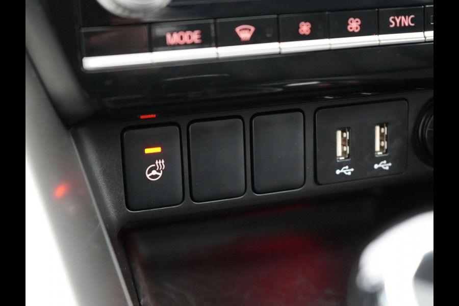 Mitsubishi Eclipse Cross 2.4 Instyle Plug In Hybrid 188pk Dealer O.H. PHEV | Trekhaak Afn. | Panodak | Head Up | Adaptive Cruise | 360 Camera | Lederen Sportstoelen & Stuur Verwarmd | Apple Carplay | Navigatie Via TomTom | Keyless | Blis | DAB |